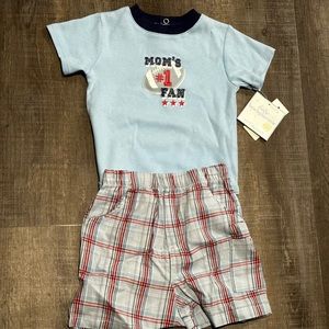New Baby & Toddler Boys Size 18 months “Mom’s #1 Fan” Football Onesie Outfit